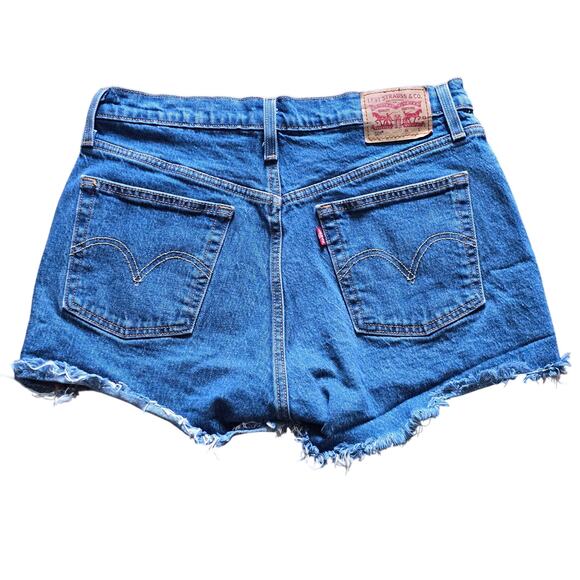 Levi's Women’s 501 Button Fly Shorts with raw hem, Size 29 - Picture 4 of 7